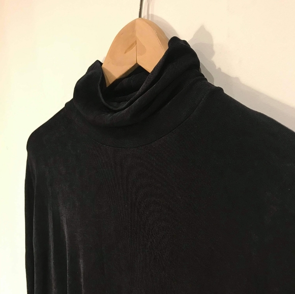 Long black turtle neck - Picture 3 of 6